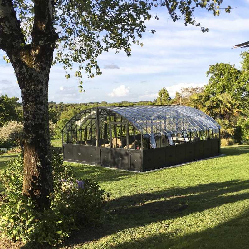 Glashaus AMBOISE Breite 5,60 m mit Aluminiumsockel