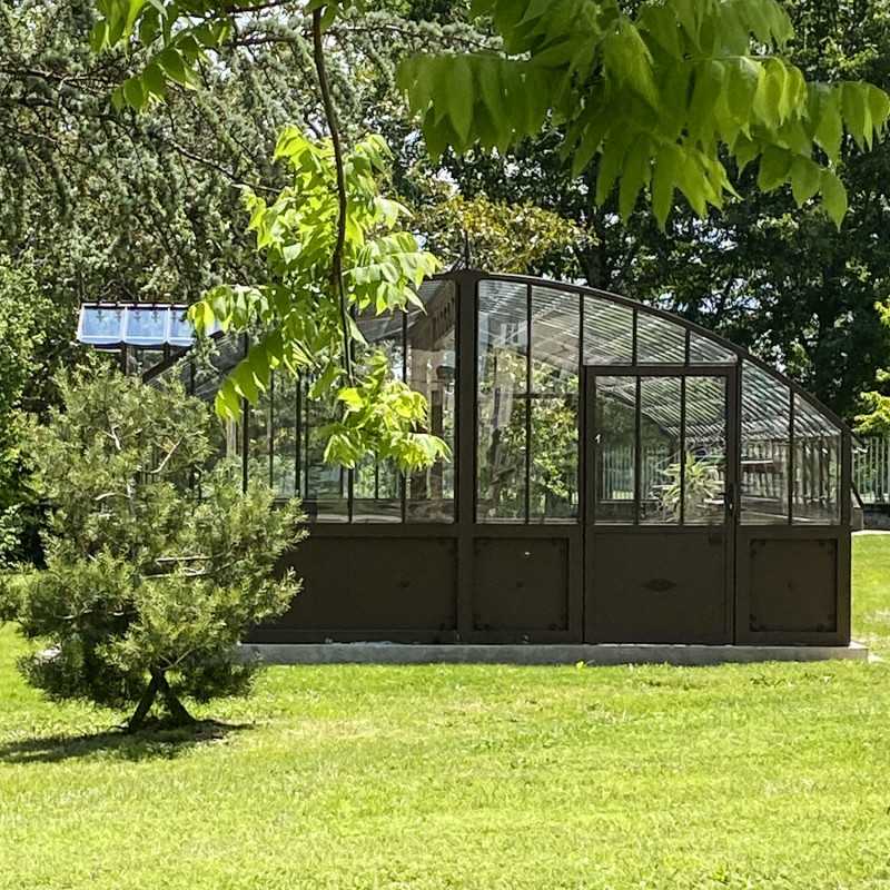 Glashaus AMBOISE Breite 5,60 m mit Aluminiumsockel