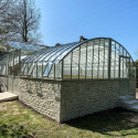 Glashaus AMBOISE Breite 5,60 m mit Mauersockel