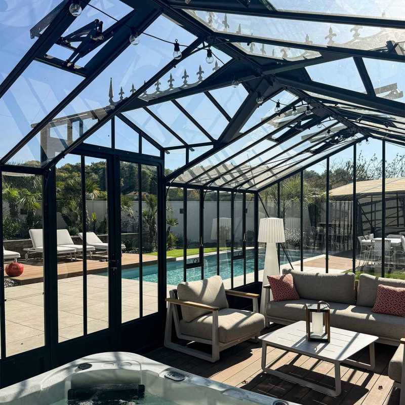 Glashaus CLASSIQUE Breite 3,50 m mit Dachgauben und Aluminiumsockel