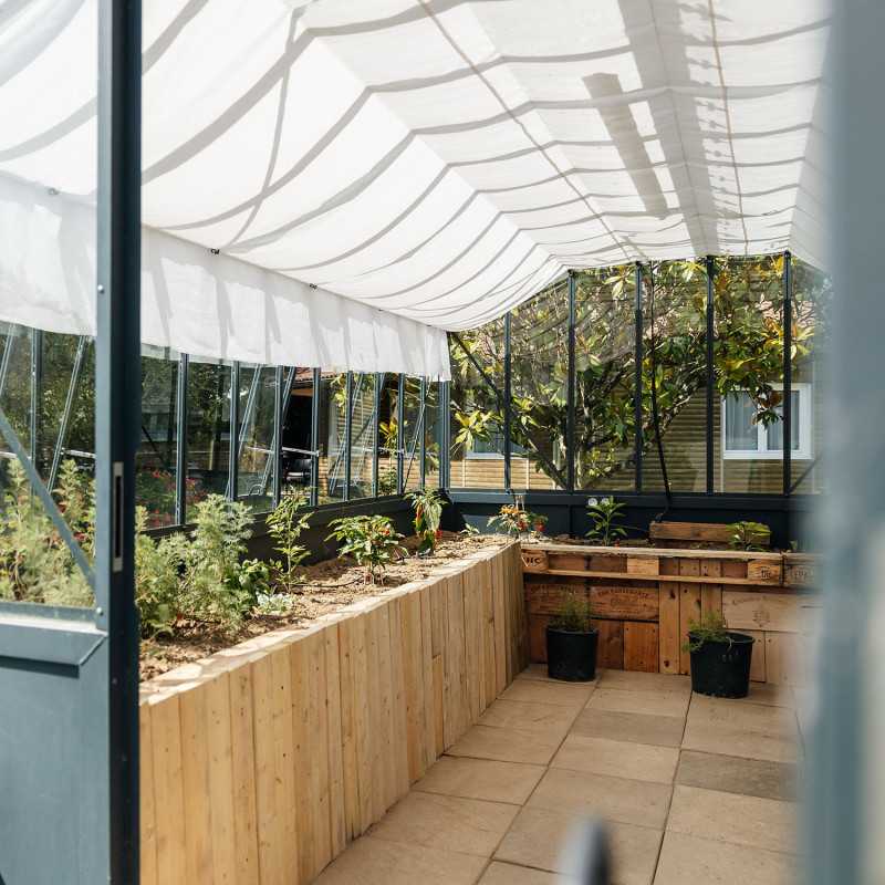 Glashaus CLASSIQUE Breite 2,75 m mit Aluminiumsockel